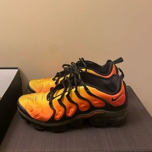 NIKE VAPORMAX PLUS TN & NIKE AIRMAX TN OG BUNDLE